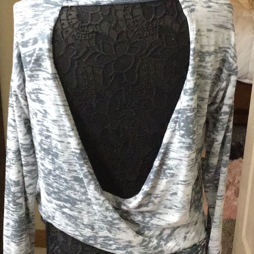 Backless top - Picture 2 of 2